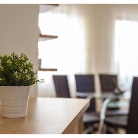 Luxury Apartment بيتستِ المظهر الخارجي الصورة
