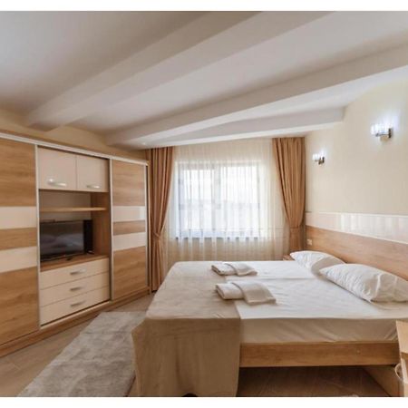 Luxury Apartment بيتستِ المظهر الخارجي الصورة