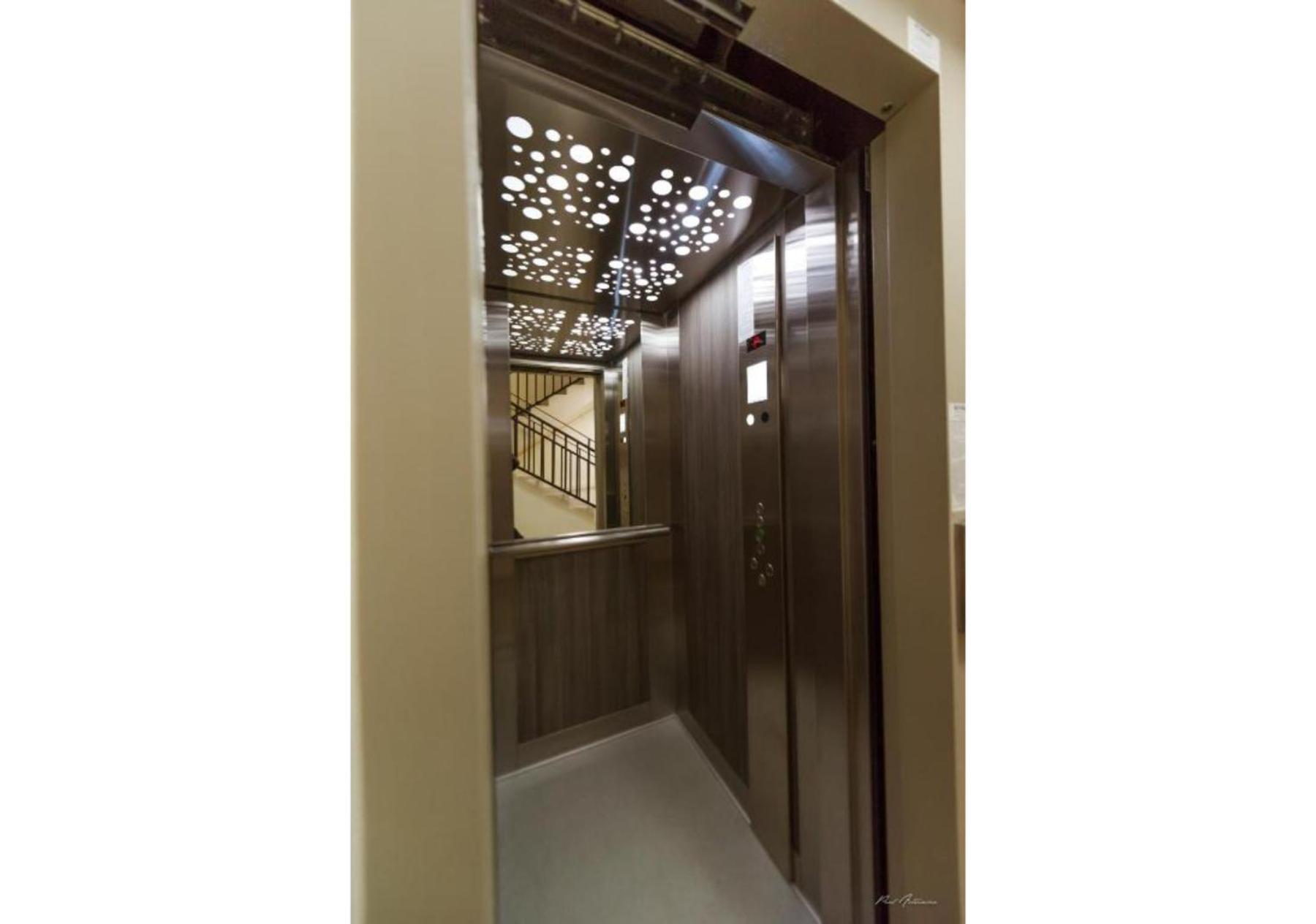 Luxury Apartment بيتستِ المظهر الخارجي الصورة
