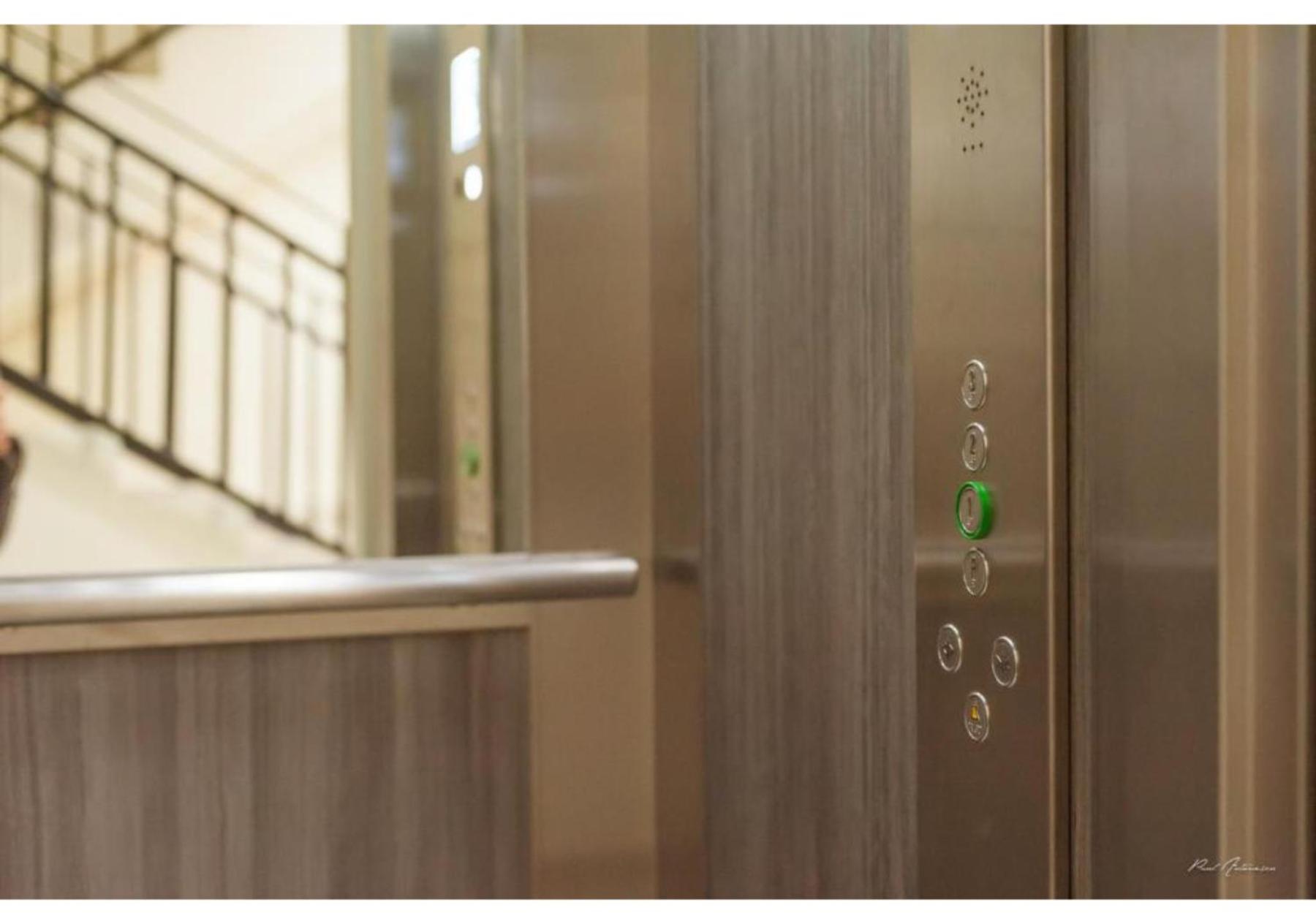 Luxury Apartment بيتستِ المظهر الخارجي الصورة