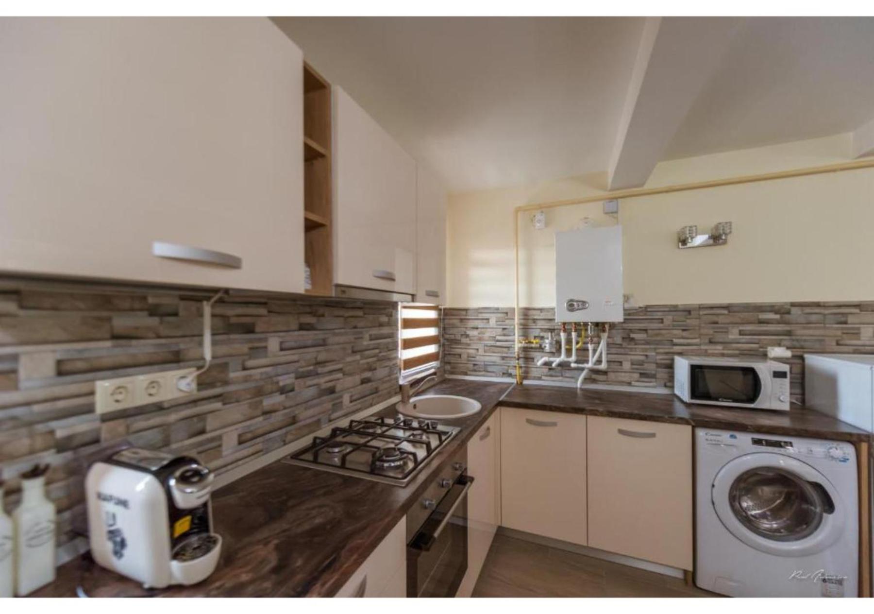 Luxury Apartment بيتستِ المظهر الخارجي الصورة
