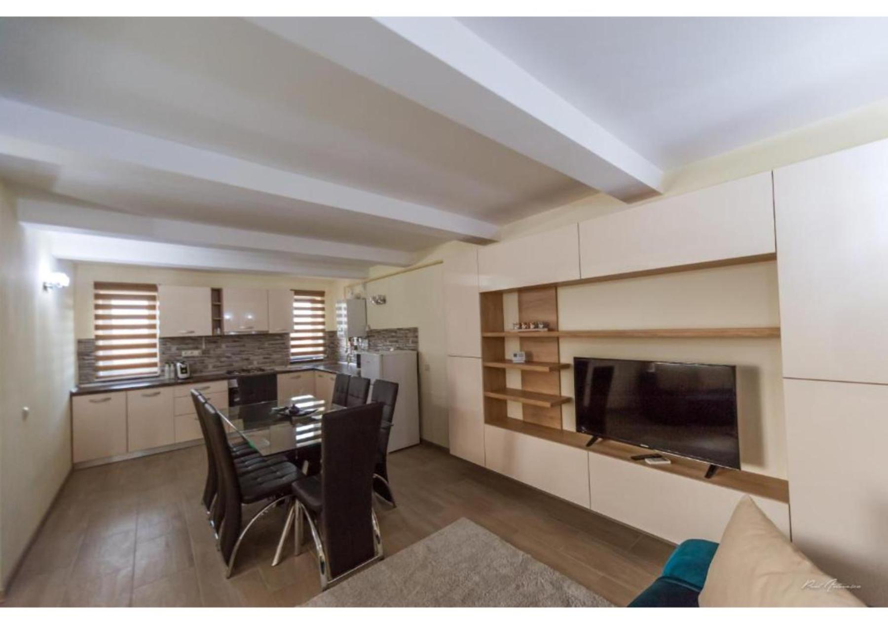 Luxury Apartment بيتستِ المظهر الخارجي الصورة